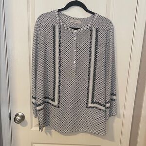 LOFT Black and White Printed Blouse